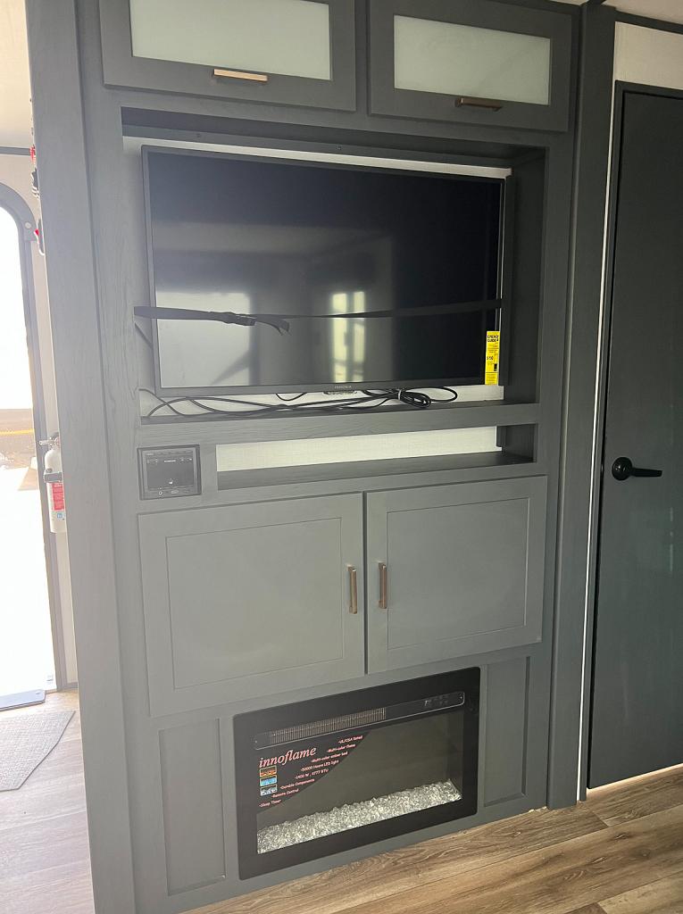 New 2023 Keystone Bullet 25FKPR - Image 7