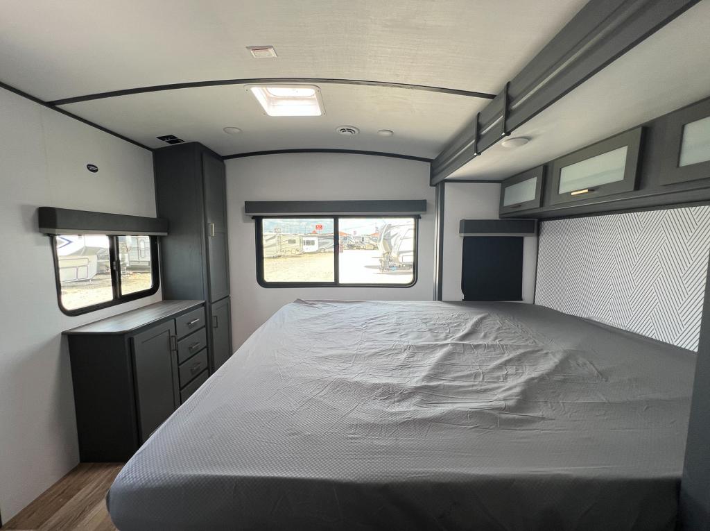 New 2023 Keystone Bullet 25FKPR - Image 4