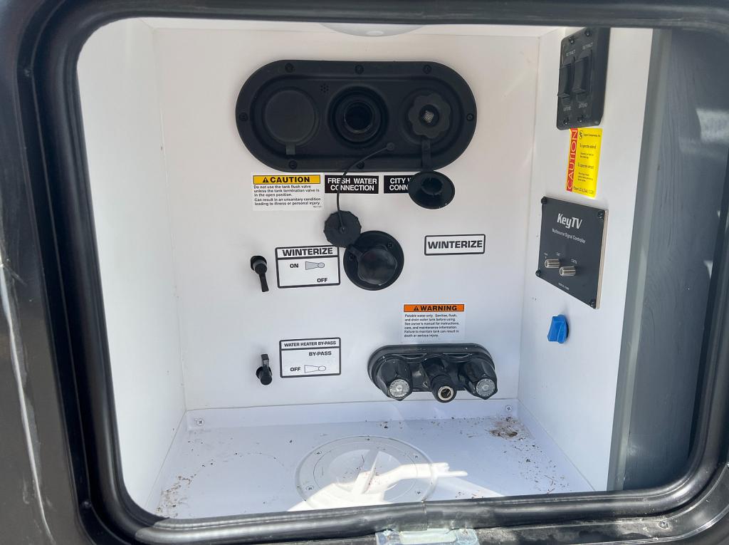 New 2023 Keystone Bullet 25FKPR - Image 21