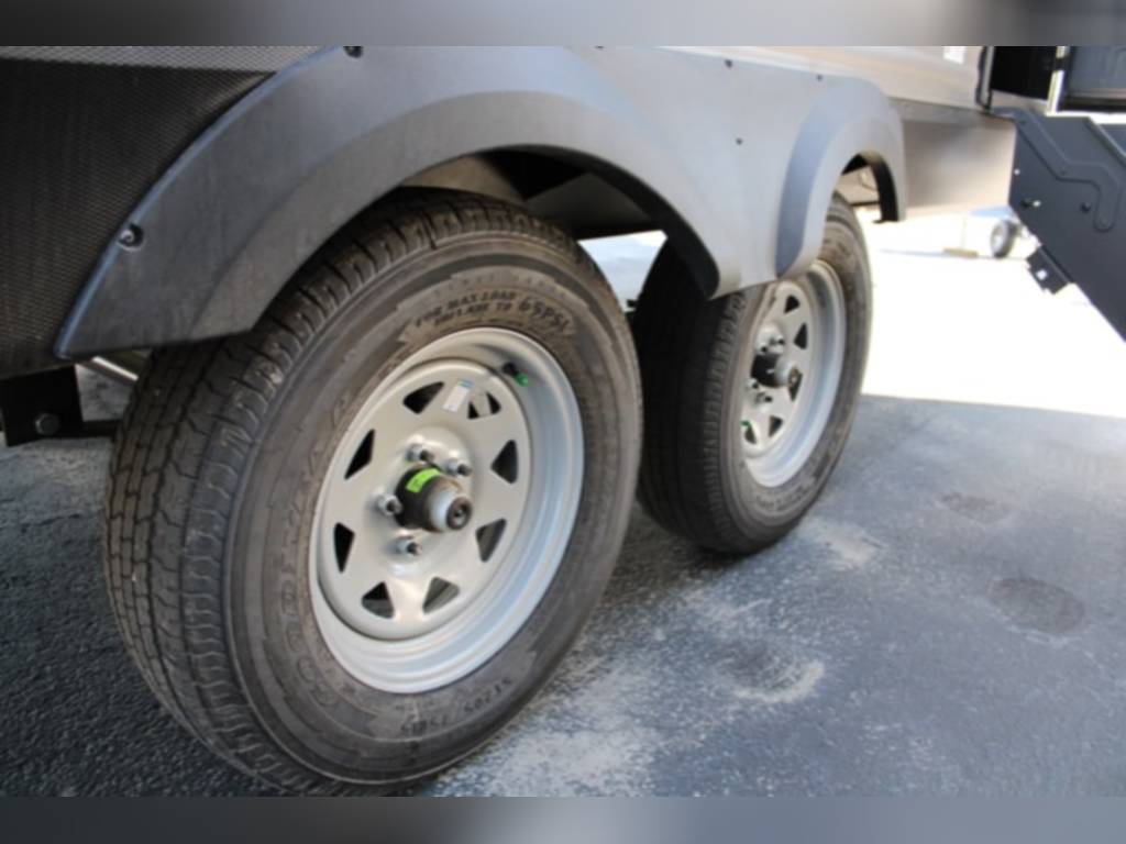 New 2023 Jayco Travel Trailer RV - Image 5