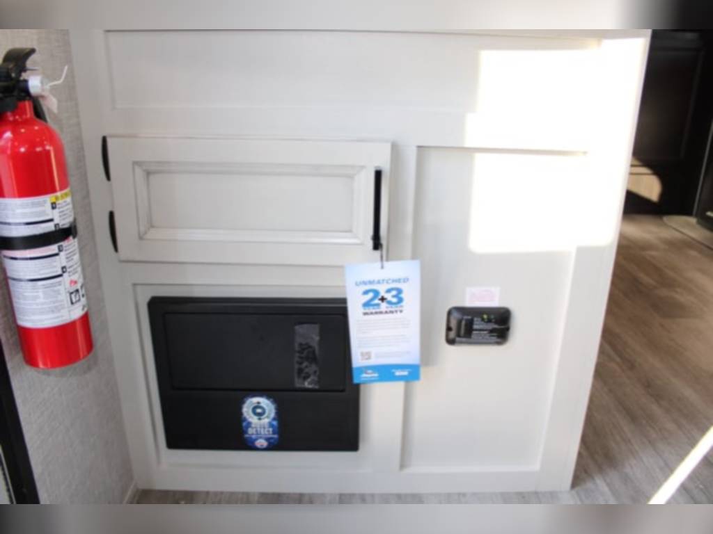 New 2023 Jayco Travel Trailer RV - Image 47
