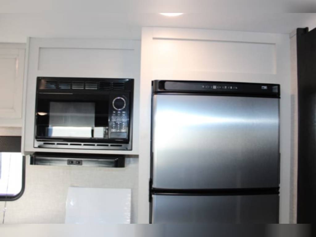 New 2023 Jayco Travel Trailer RV - Image 33