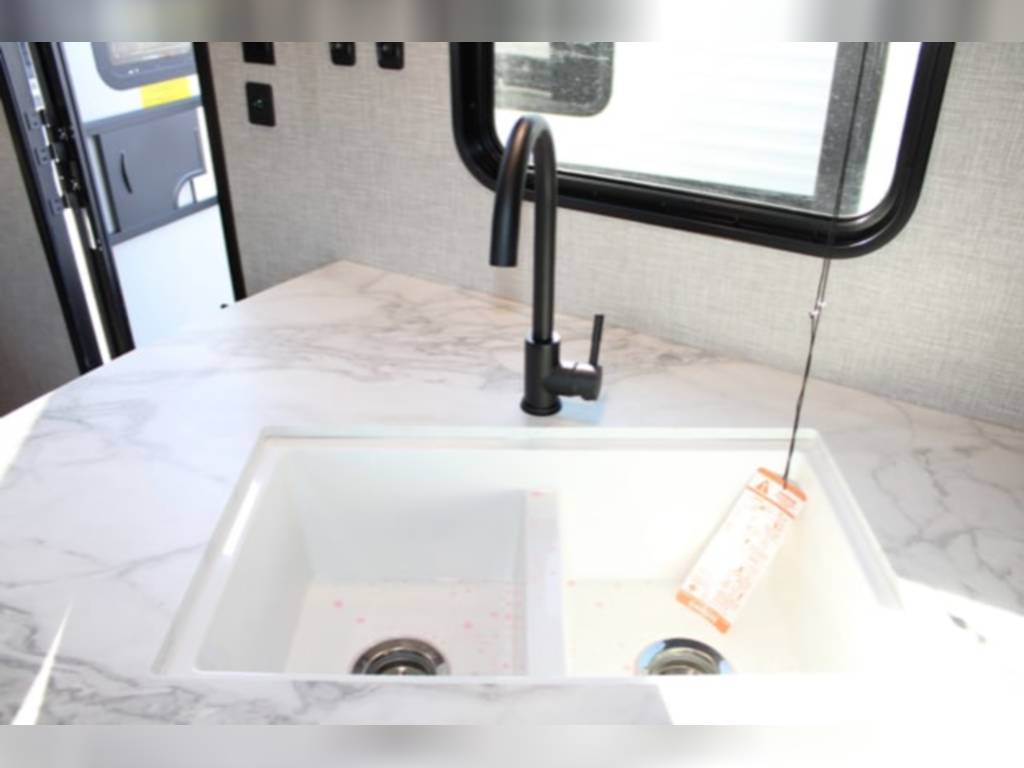 New 2023 Jayco Travel Trailer RV - Image 19