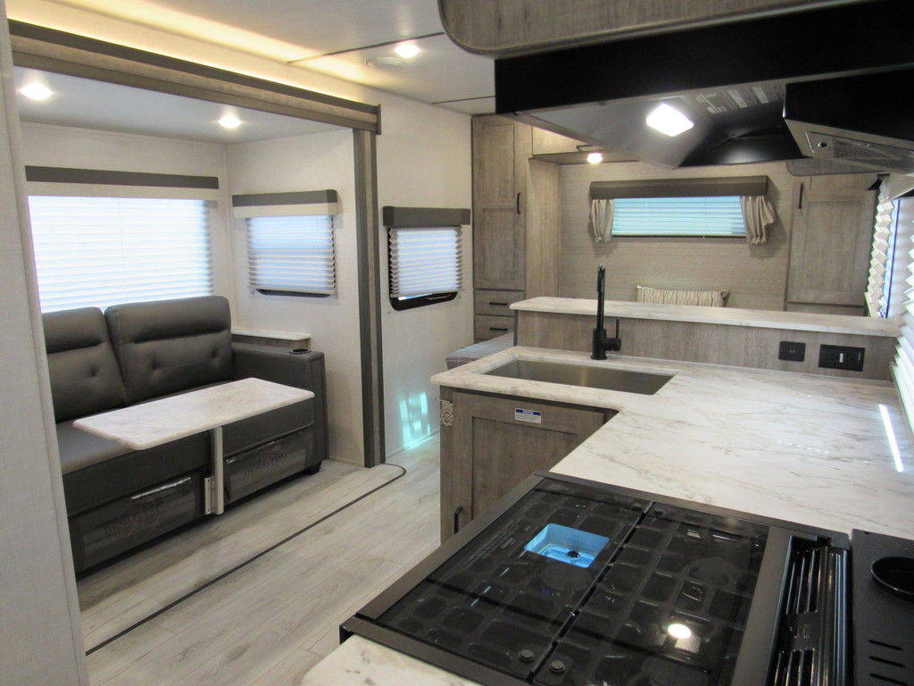 2020 Forest River Travel Trailer RV Surveyor Legend - Image 26