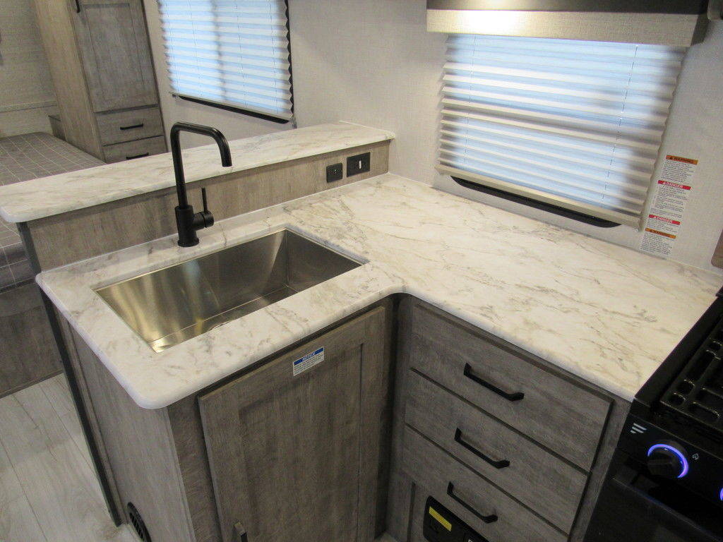2020 Forest River Travel Trailer RV Surveyor Legend - Image 20
