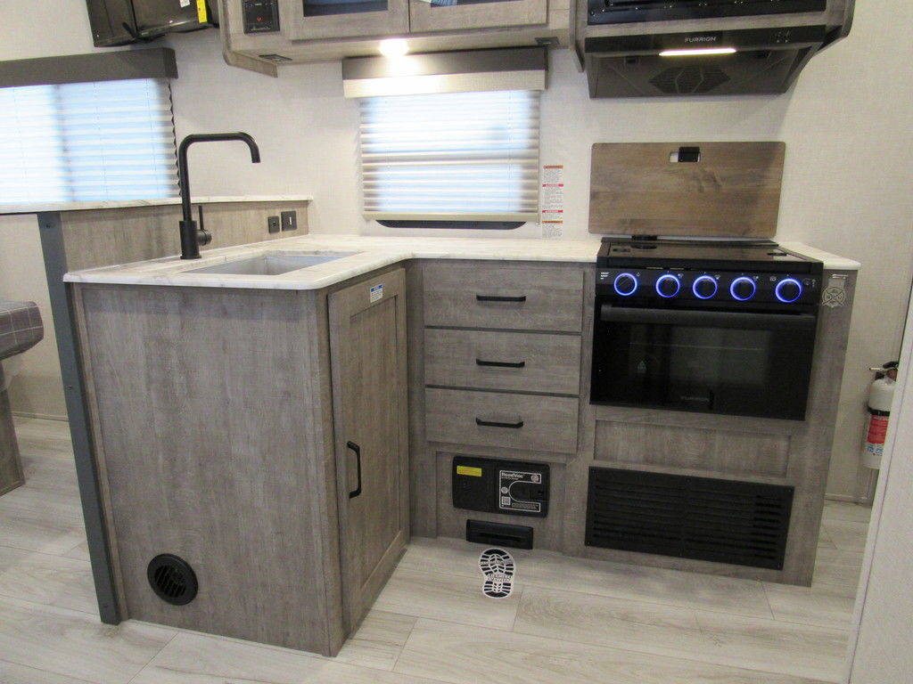 2020 Forest River Travel Trailer RV Surveyor Legend - Image 19