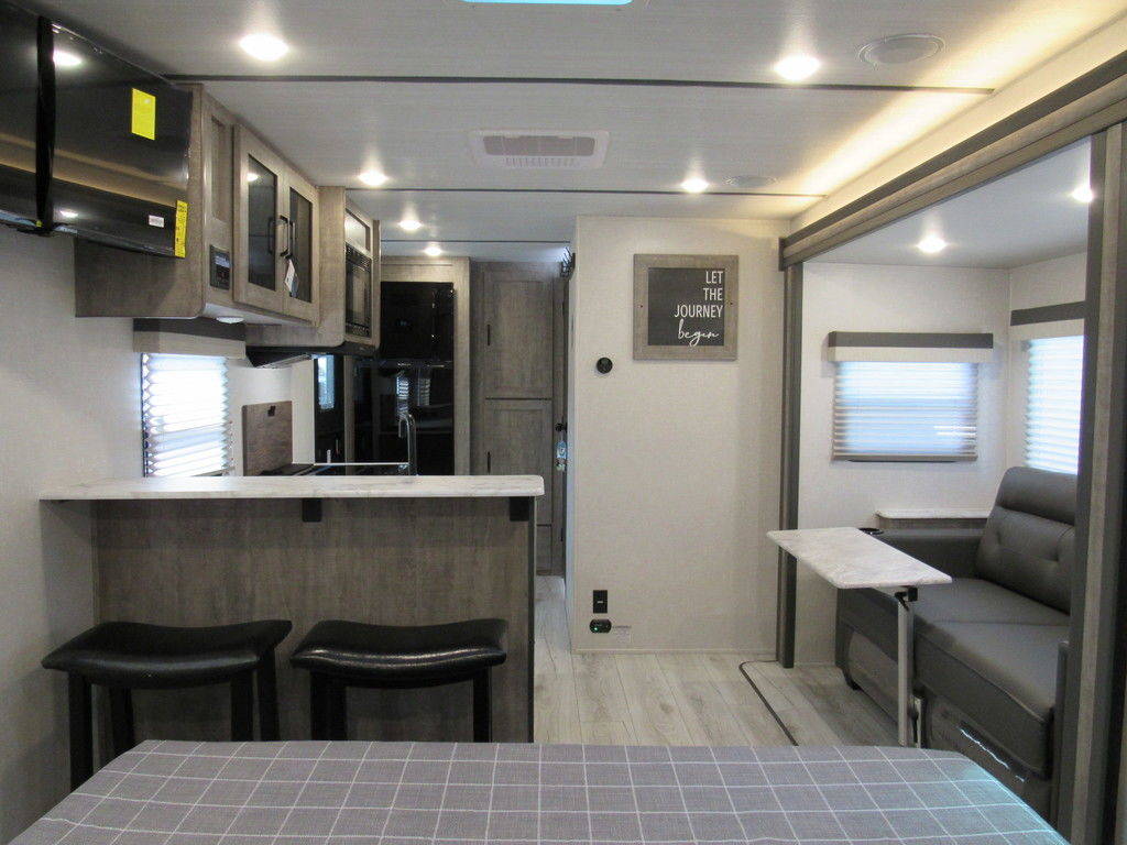 2020 Forest River Travel Trailer RV Surveyor Legend - Image 10