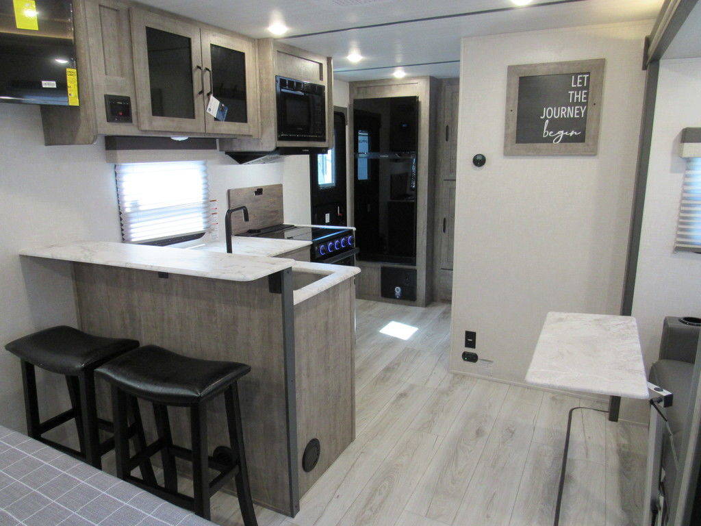 2020 Forest River Travel Trailer RV Surveyor Legend - Image 9