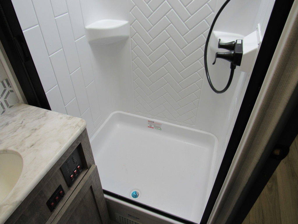 2020 Forest River Travel Trailer RV Surveyor Legend - Image 5