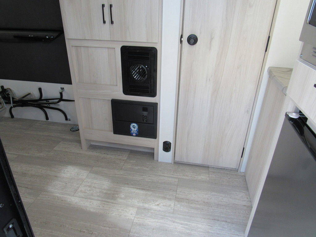 New 2023 Winnebago Travel Trailer RV - Image 31