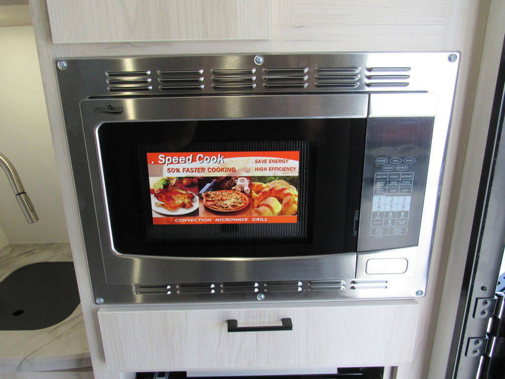 New 2023 Winnebago Travel Trailer RV - Image 7